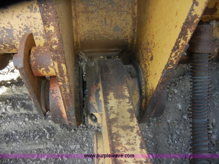 image for item D4534 1998 Caterpillar 953C track loader