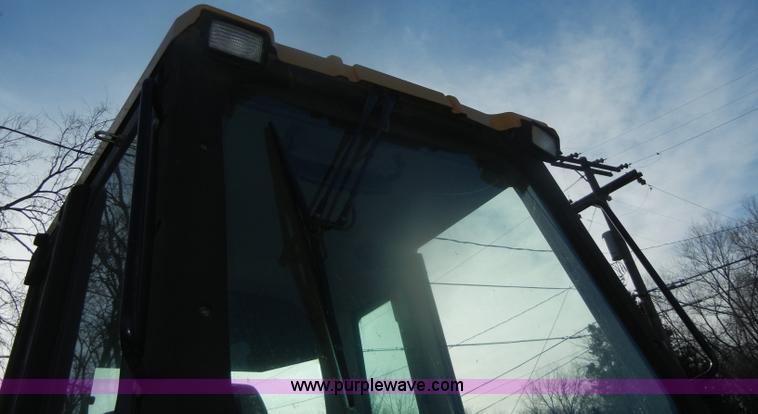 image for item D4534 1998 Caterpillar 953C track loader