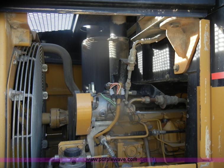 image for item D4534 1998 Caterpillar 953C track loader