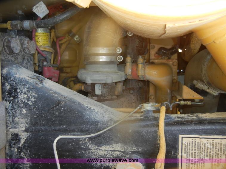 image for item D4534 1998 Caterpillar 953C track loader