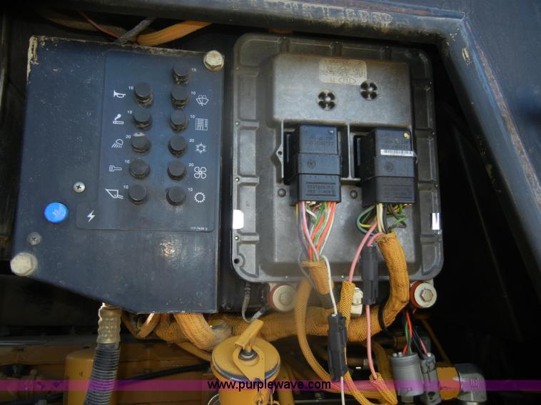 image for item D4534 1998 Caterpillar 953C track loader