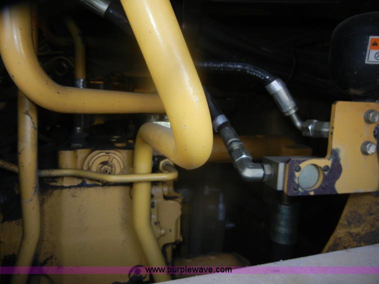 image for item D4534 1998 Caterpillar 953C track loader