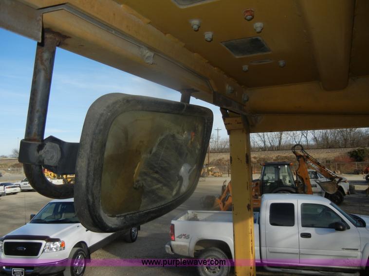 image for item D4535 1980 Caterpillar 815 compactor