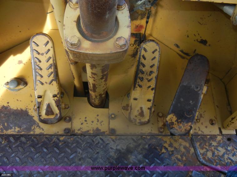 image for item D4535 1980 Caterpillar 815 compactor