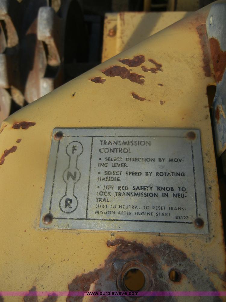 image for item D4535 1980 Caterpillar 815 compactor