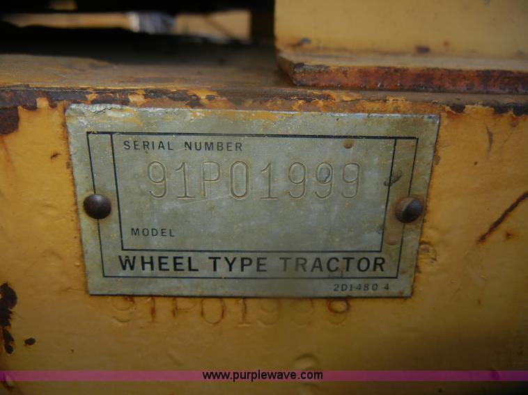 image for item D4535 1980 Caterpillar 815 compactor