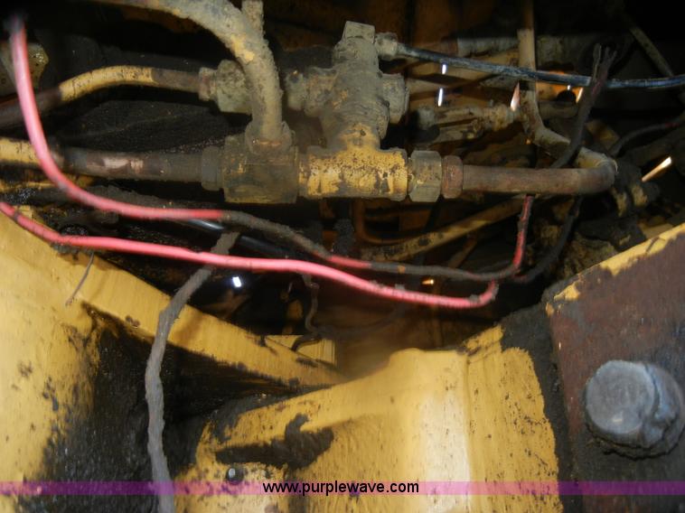 image for item D4535 1980 Caterpillar 815 compactor
