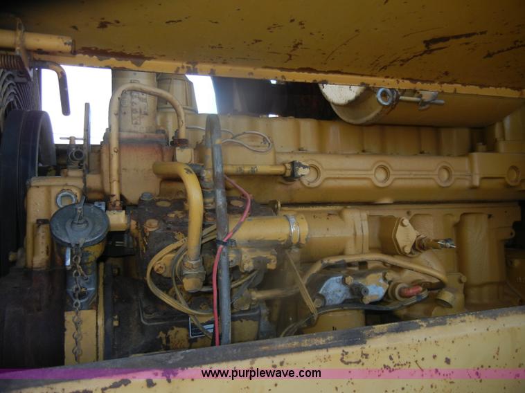 image for item D4535 1980 Caterpillar 815 compactor