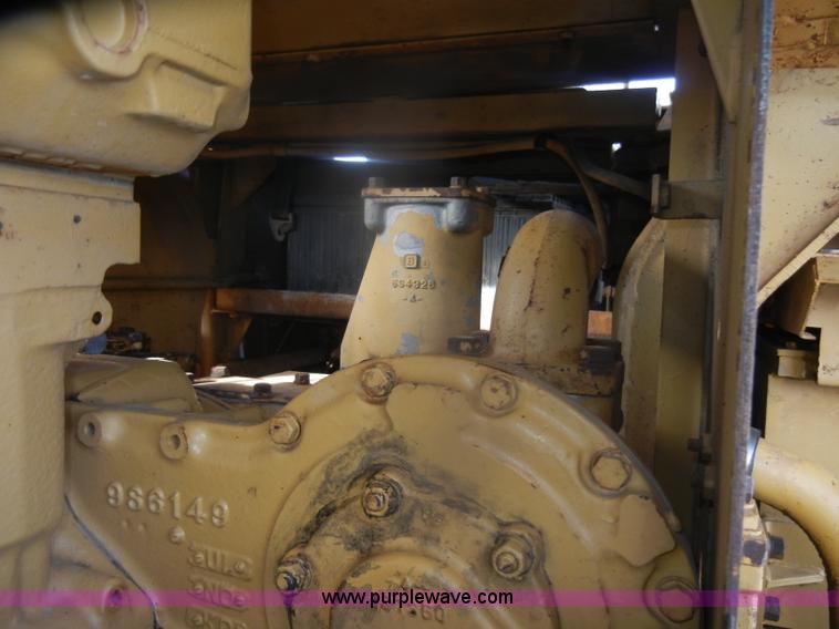 image for item D4535 1980 Caterpillar 815 compactor