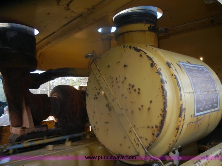 image for item D4535 1980 Caterpillar 815 compactor