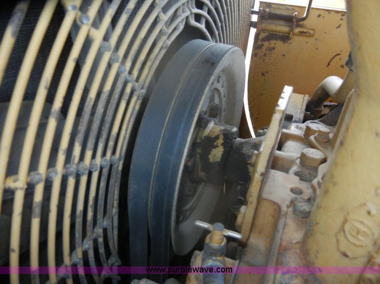 image for item D4535 1980 Caterpillar 815 compactor