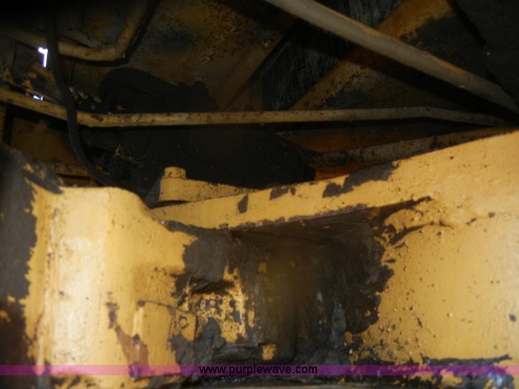 image for item D4535 1980 Caterpillar 815 compactor