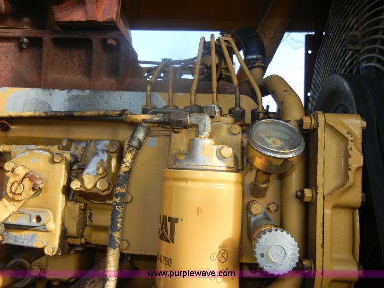 image for item D4535 1980 Caterpillar 815 compactor