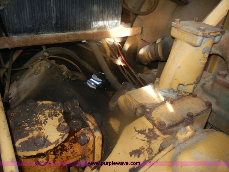 image for item D4535 1980 Caterpillar 815 compactor