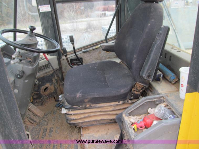 image for item E3579 1998 Komatsu WA180-3L wheel loader