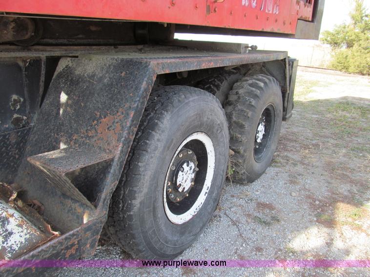 image for item E3580 1967 Link-Belt HC78A truck crane