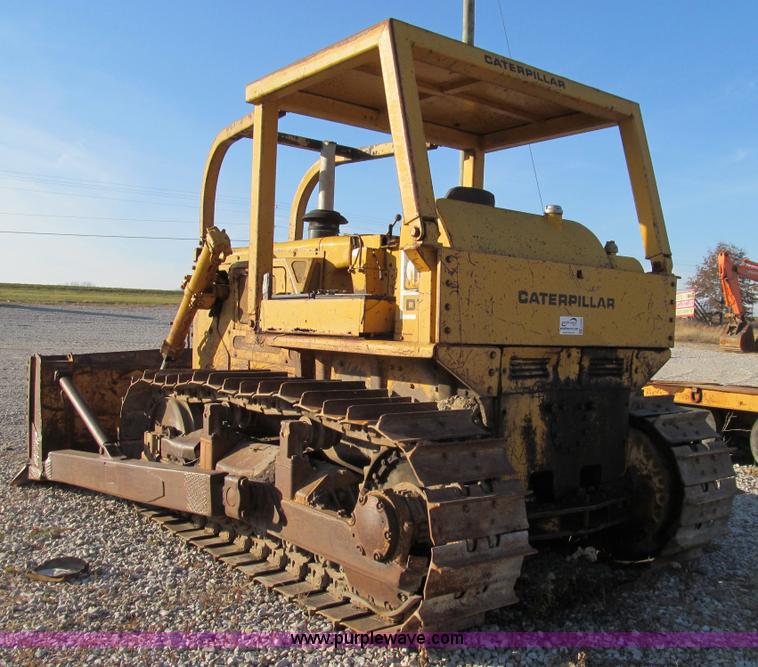 image for item E3586 1970 Caterpillar D7F dozer