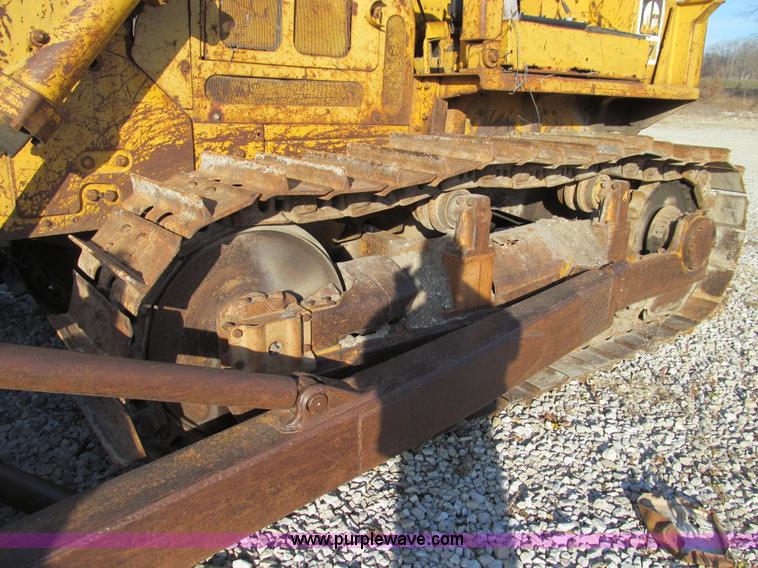 image for item E3586 1970 Caterpillar D7F dozer