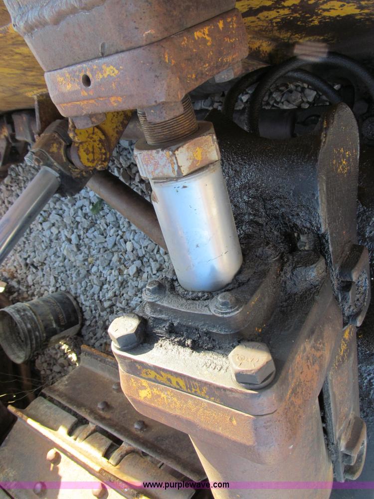 image for item E3586 1970 Caterpillar D7F dozer