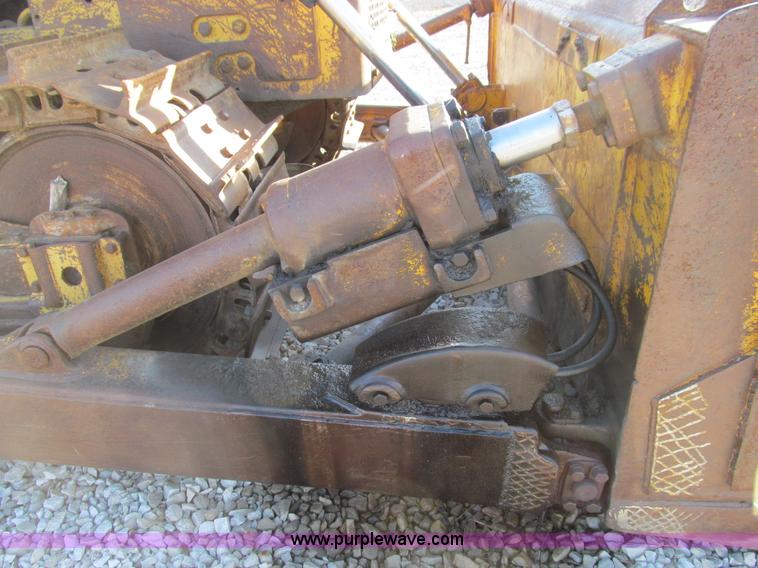 image for item E3586 1970 Caterpillar D7F dozer