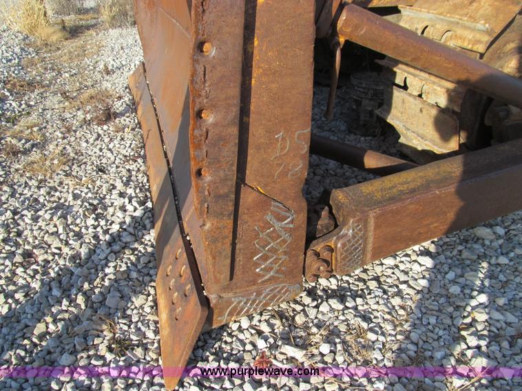 image for item E3586 1970 Caterpillar D7F dozer