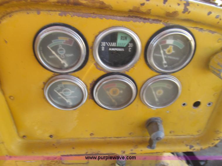 image for item E3586 1970 Caterpillar D7F dozer