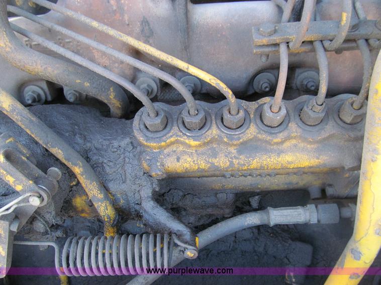 image for item E3586 1970 Caterpillar D7F dozer