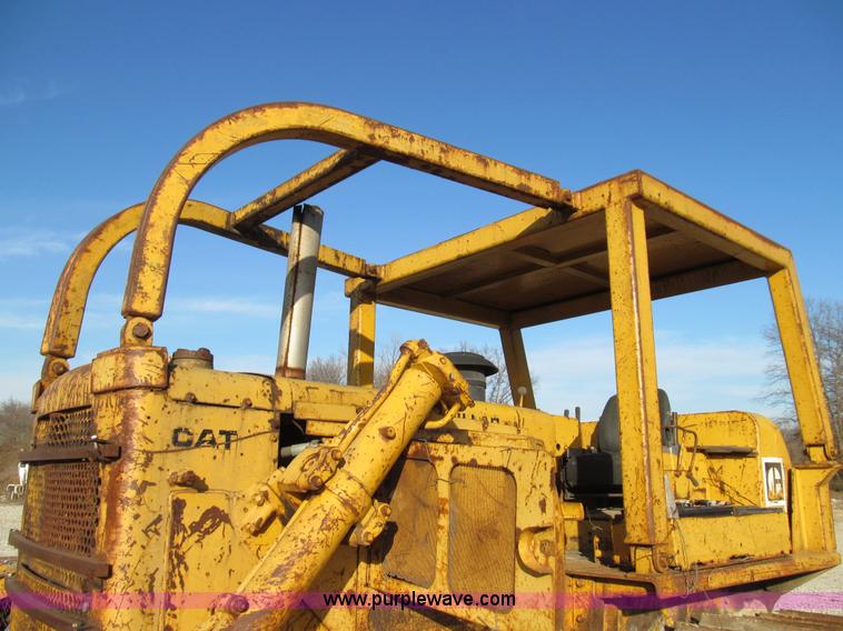 image for item E3586 1970 Caterpillar D7F dozer