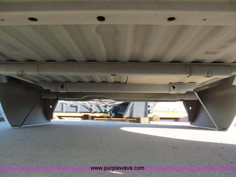 image for item E5645 2006 Ford Super Duty pickup truck bed