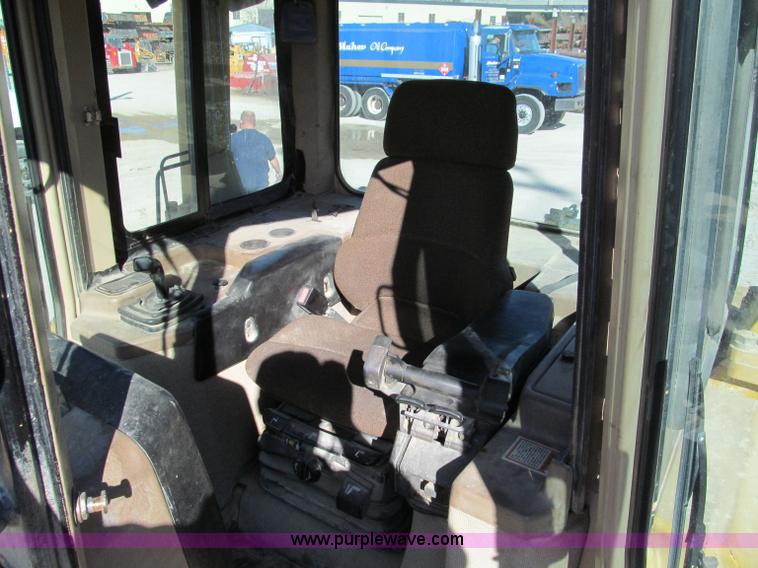 image for item E5730 1998 Caterpillar D6M XL dozer