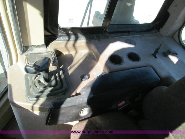 image for item E5730 1998 Caterpillar D6M XL dozer