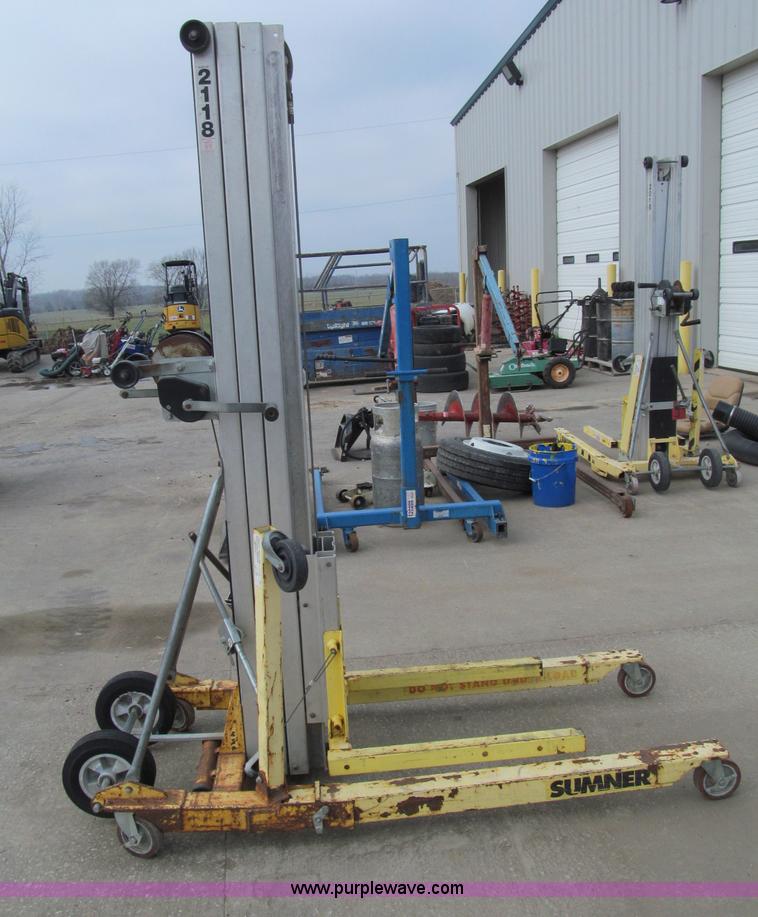 image for item E5741 Sumner 2118 material lift