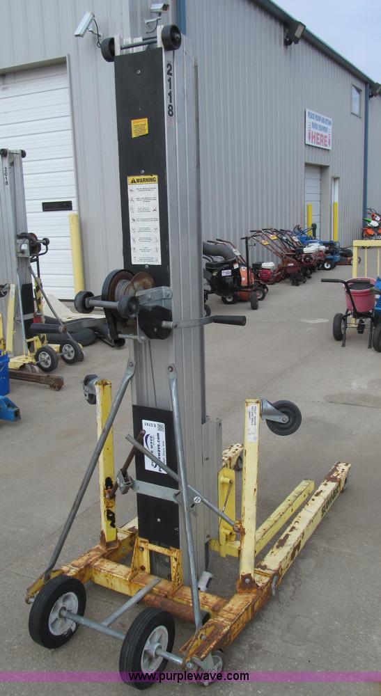 image for item E5741 Sumner 2118 material lift