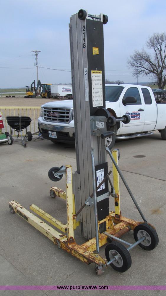 image for item E5741 Sumner 2118 material lift