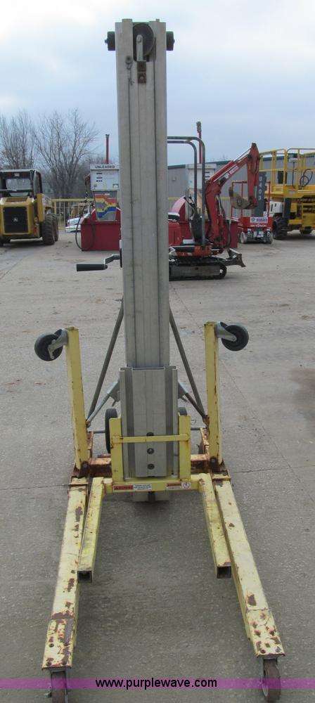 image for item E5741 Sumner 2118 material lift