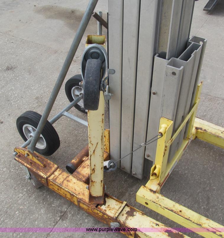 image for item E5741 Sumner 2118 material lift