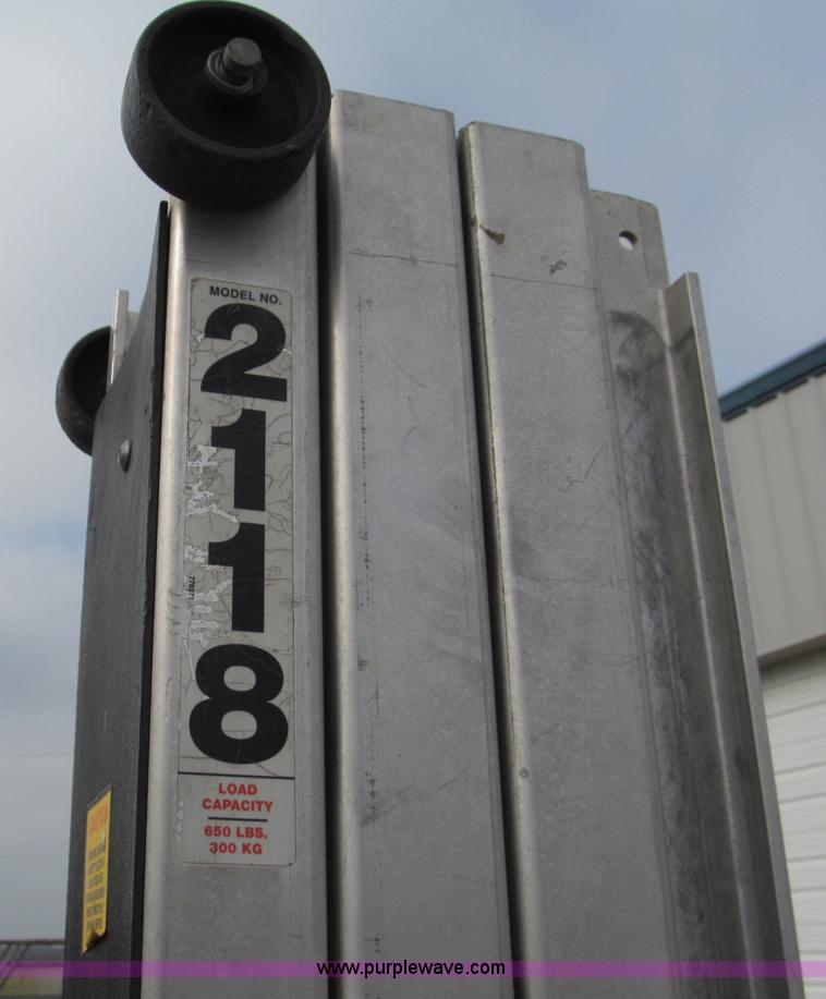 image for item E5741 Sumner 2118 material lift