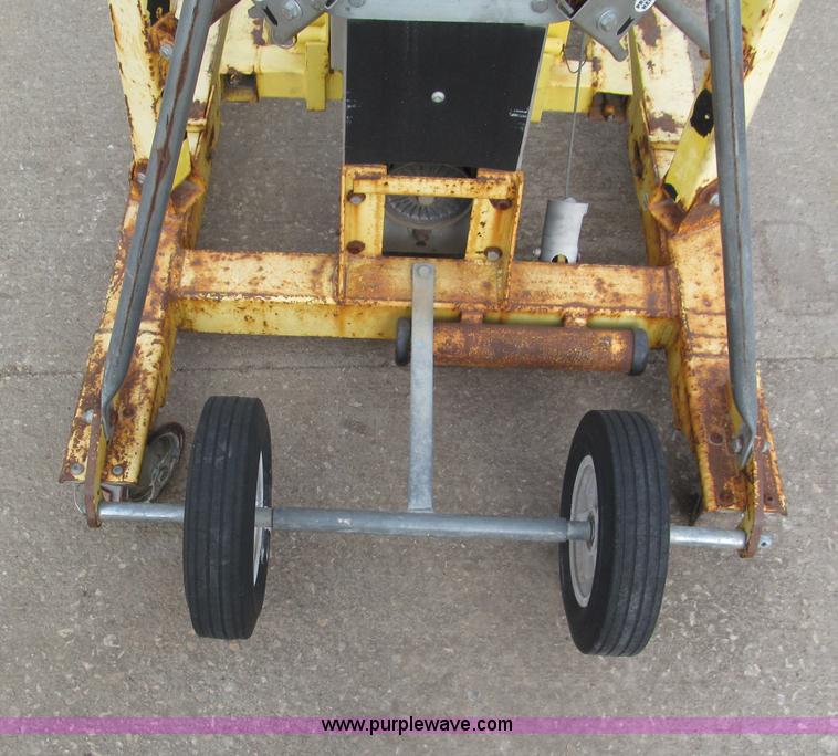 image for item E5741 Sumner 2118 material lift