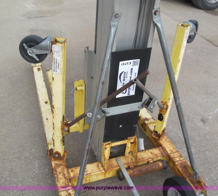 image for item E5741 Sumner 2118 material lift