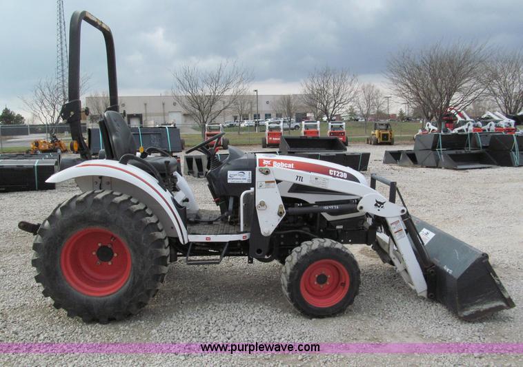 image for item E5768 2008 Bobcat CT230B tractor with loader