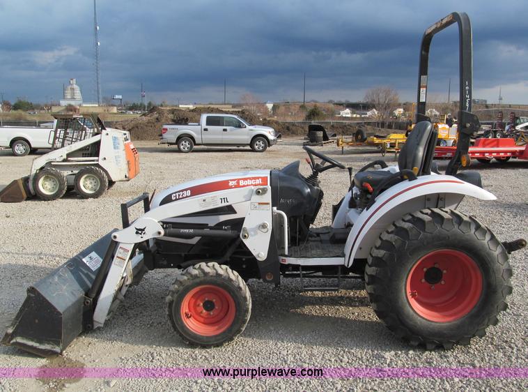 image for item E5768 2008 Bobcat CT230B tractor with loader