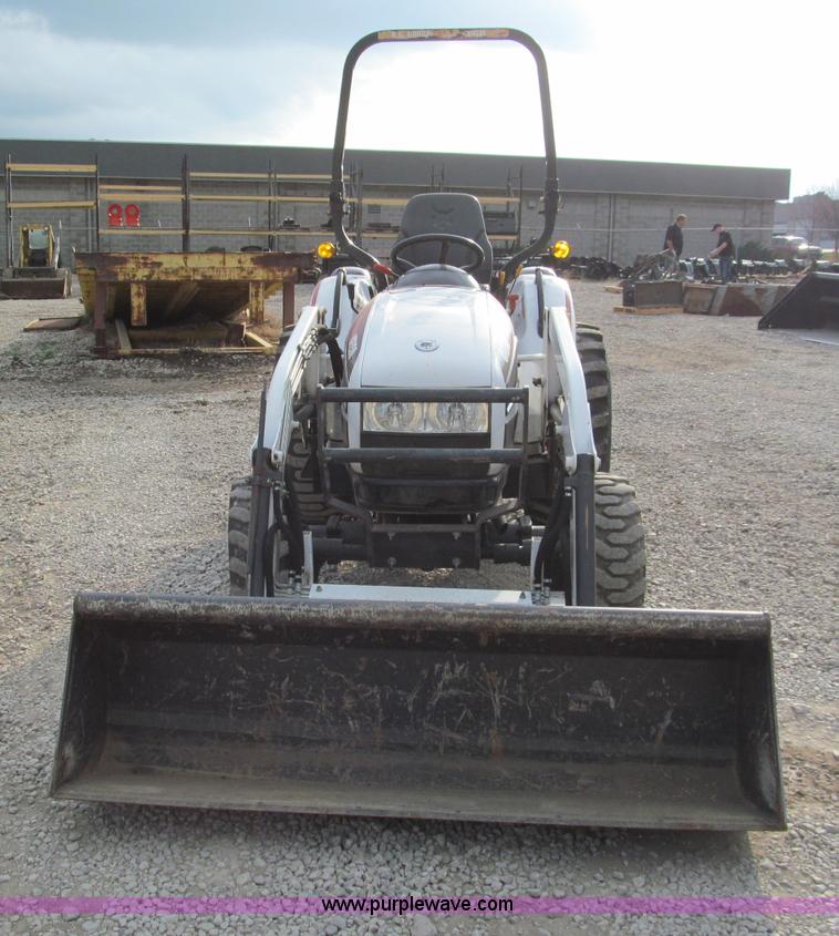 image for item E5768 2008 Bobcat CT230B tractor with loader