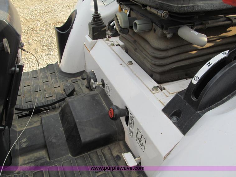 image for item E5768 2008 Bobcat CT230B tractor with loader