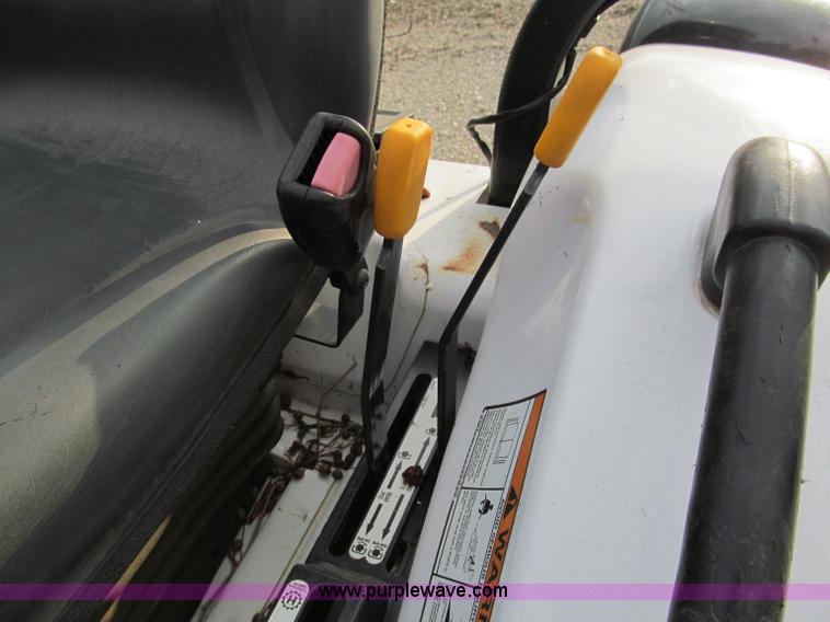 image for item E5768 2008 Bobcat CT230B tractor with loader