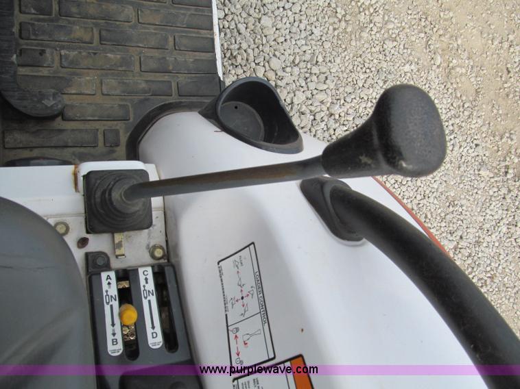 image for item E5768 2008 Bobcat CT230B tractor with loader