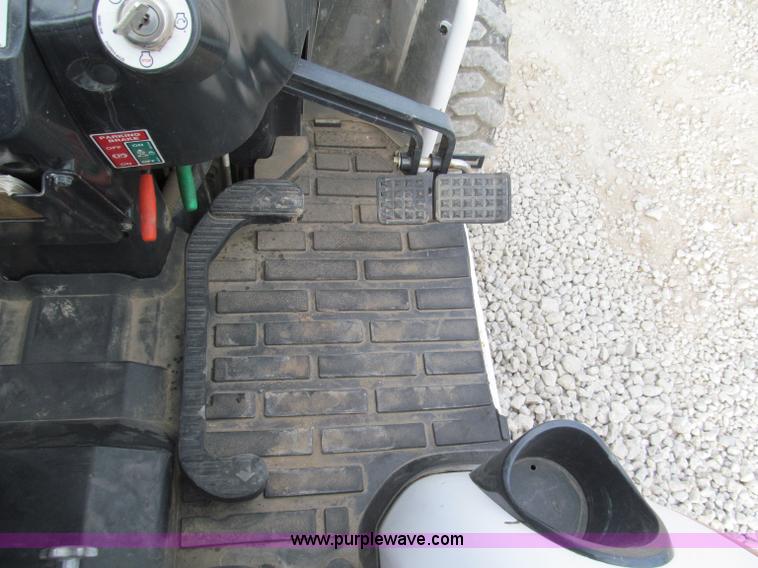 image for item E5768 2008 Bobcat CT230B tractor with loader