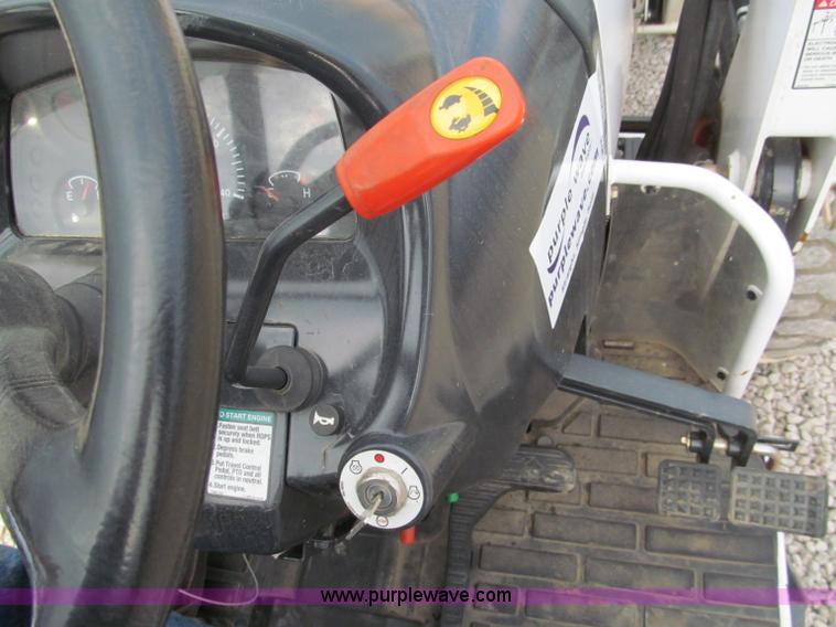 image for item E5768 2008 Bobcat CT230B tractor with loader