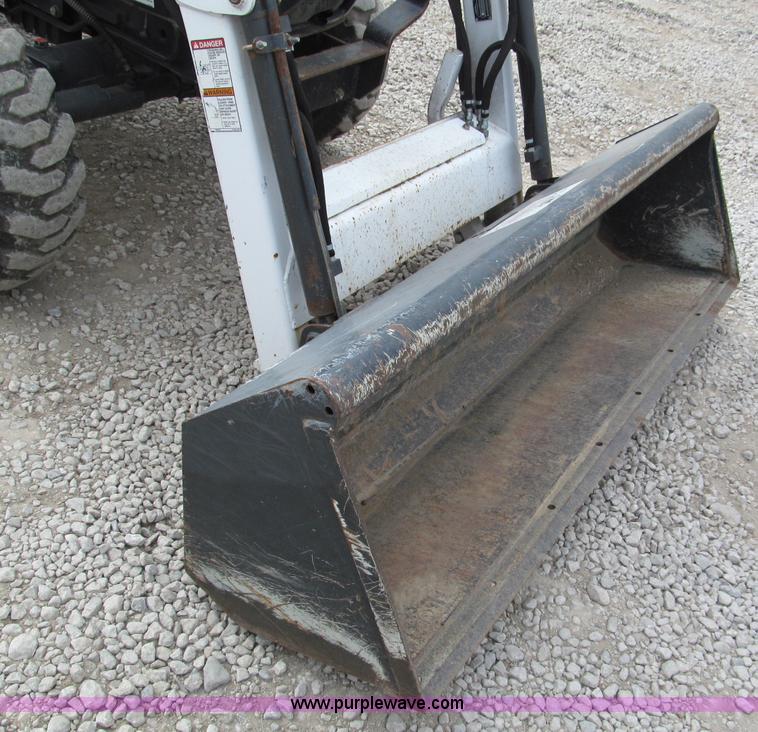 image for item E5768 2008 Bobcat CT230B tractor with loader