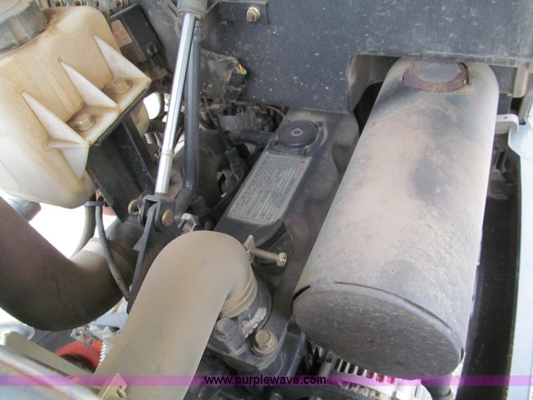 image for item E5768 2008 Bobcat CT230B tractor with loader