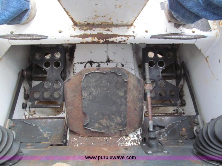 image for item E5769 1989 Bobcat 743 skid steer